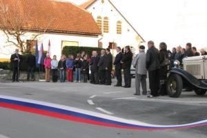 Prizor z odprtja ceste na Ponikvi